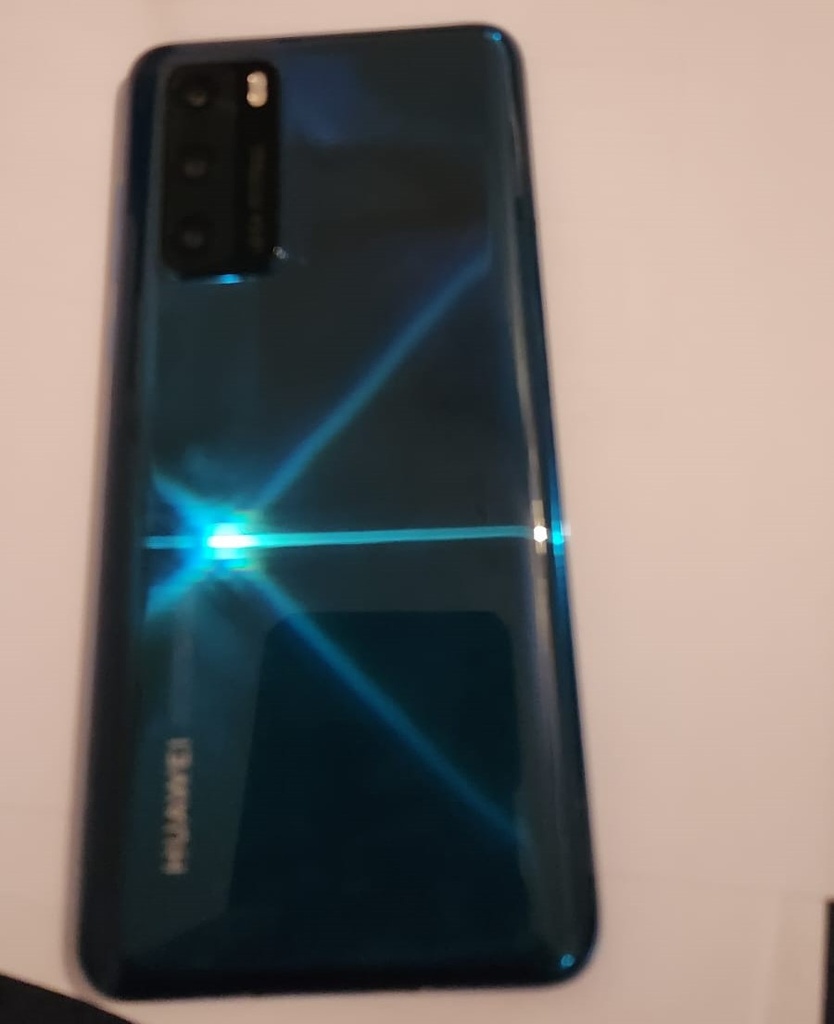 Celular Huawei P40 Seminuevo 8Gb memoria ram 128Gb almacenamiento Color azul modelo ANA-LX4